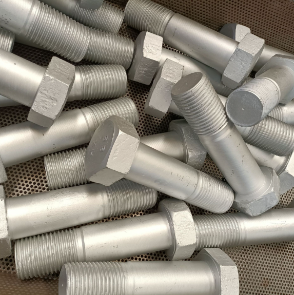 Mi a különbség a tűzihorganyzott csavarok és a Dacromet csavarok között?